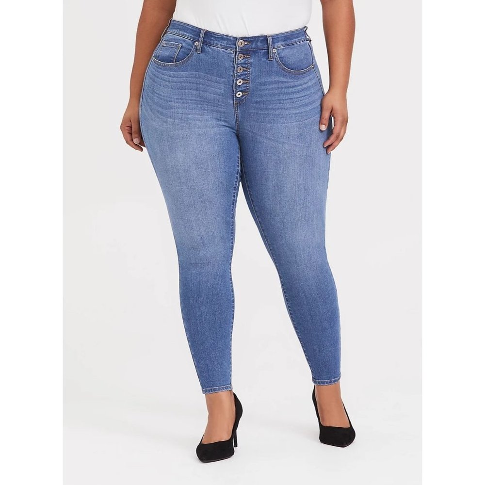 Torrid Sky High Skinny Light Wash Button Fly Jean's 16